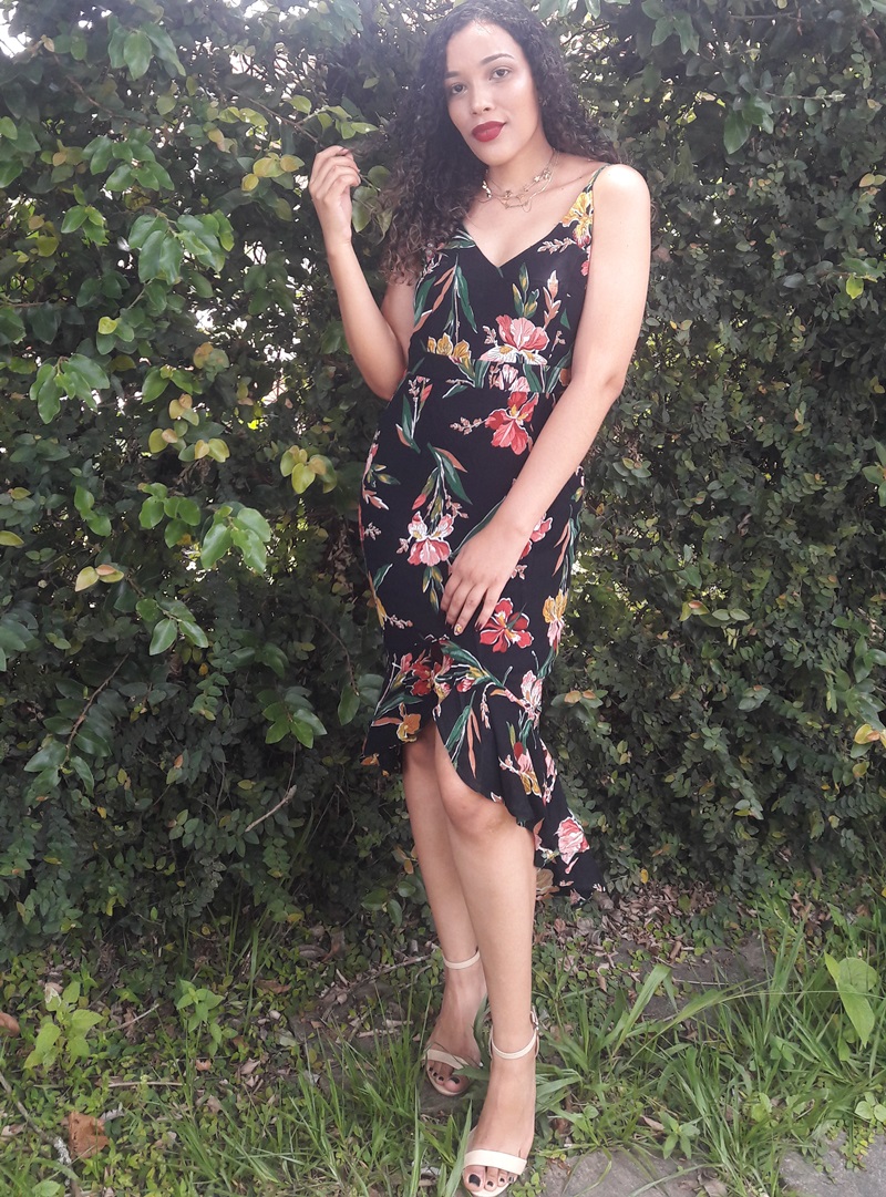 Vestido Floral com calda