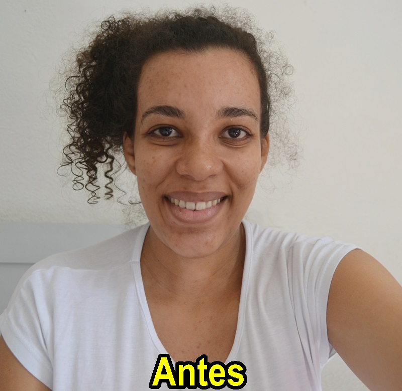 Spray umidificador de cachos Dellara benefícios e aplicação