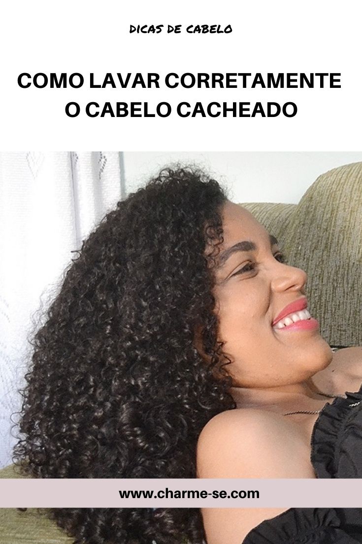 Como lavar corretamente o cabelo cacheado