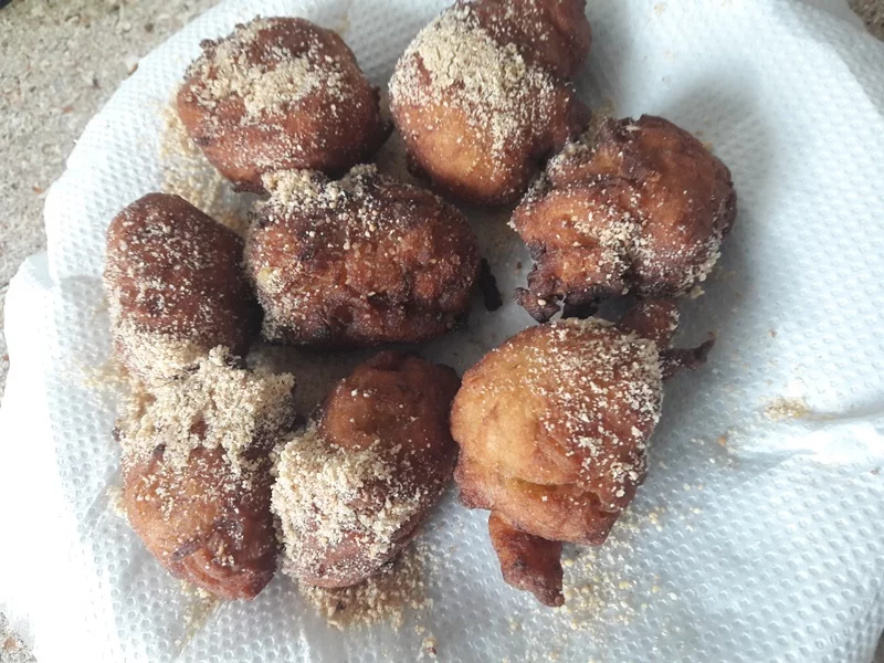 bolinho de banana com paçoca 