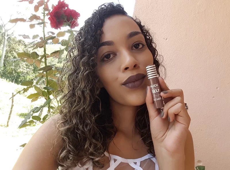 BATOM LÍQUIDO NUDE CADA UM TEM O SEU