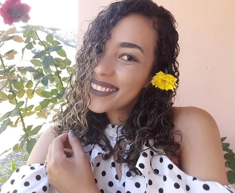 BATOM LÍQUIDO NUDE CADA UM TEM O SEU