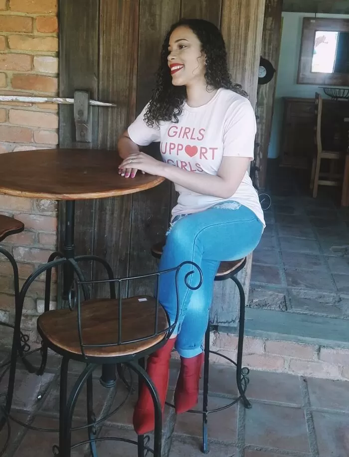 COMO COMBINAR ROSA E VERMELHO NO LOOK