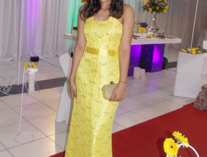 LOOK MADRINHA DE CASAMENTO VESTIDO AMARELO