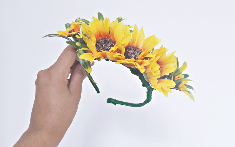 COMO FAZER UMA TIARA DE FLORES