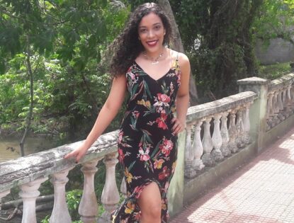 Vestido Floral com calda elegância e estilo