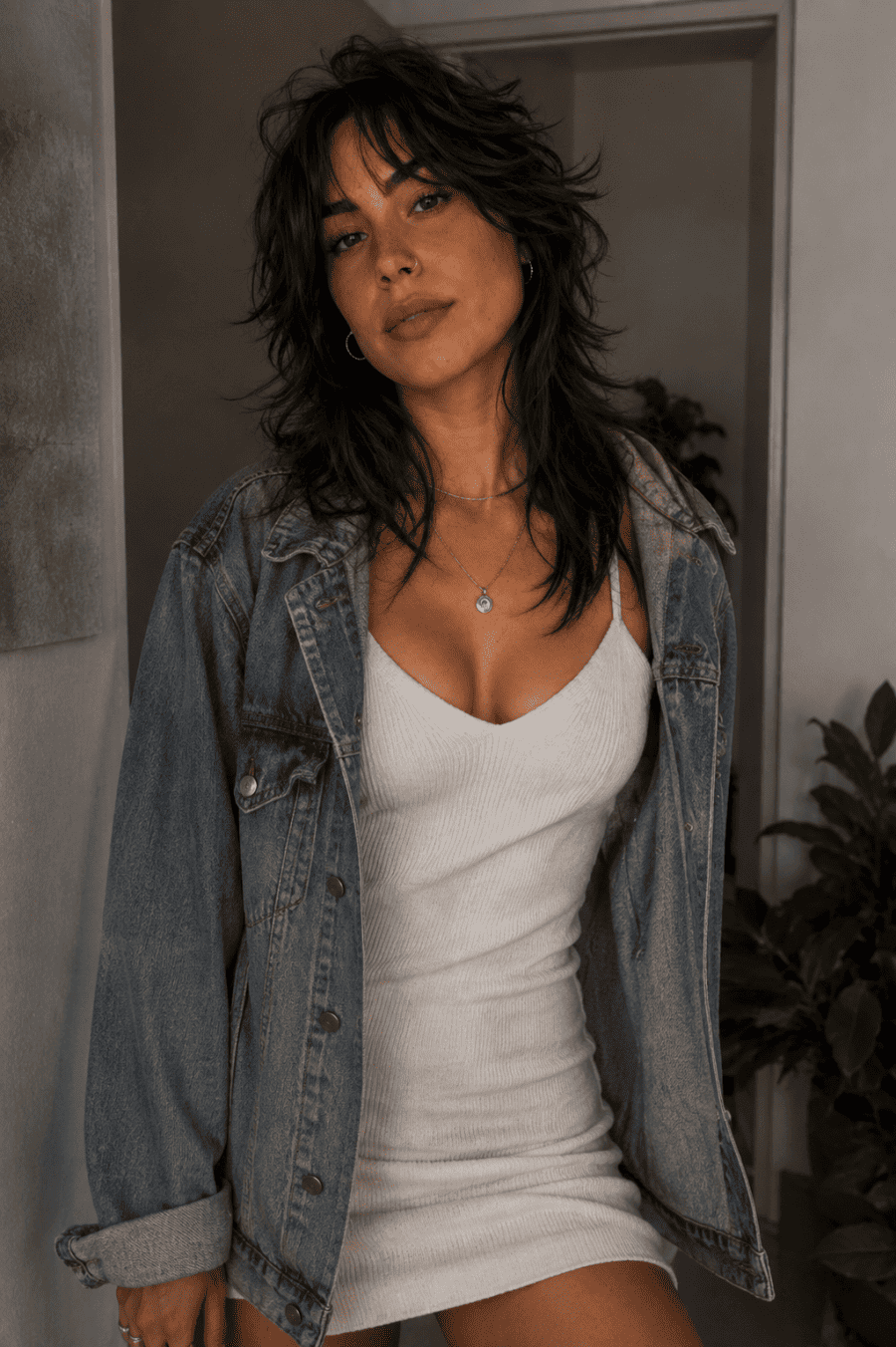 10 maneiras de usar jaqueta jeans feminina