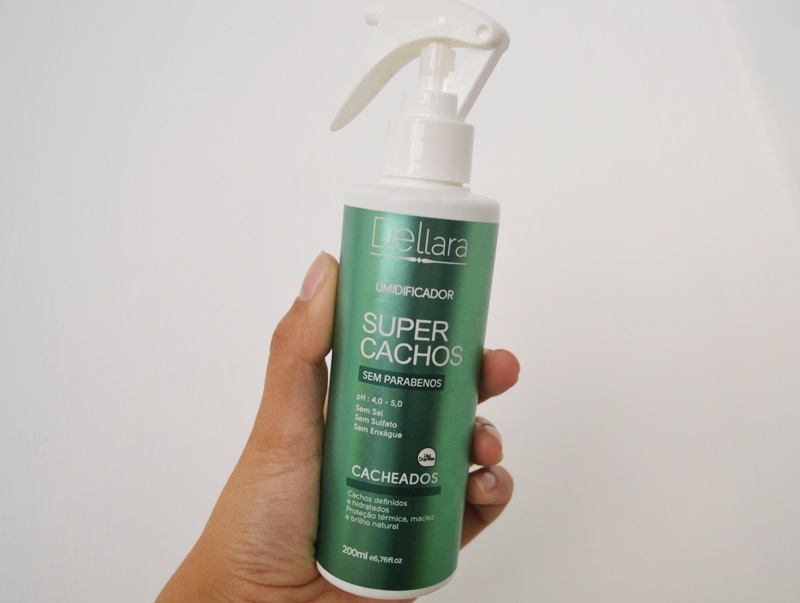 Spray umidificador de cachos Dellara benefícios e aplicação