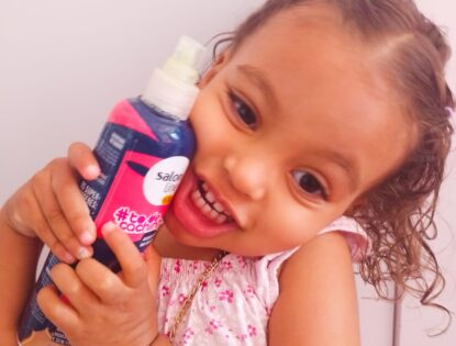 Cabelo de criança: cuidando com spray antinós Salon Line Kids