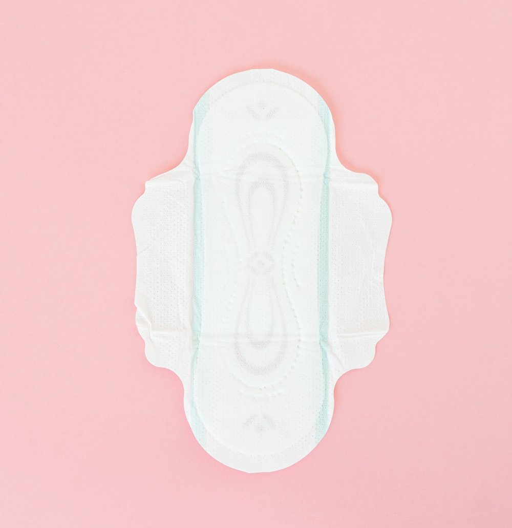 Dignidade menstrual farmácia popular oferece absorvente grátis