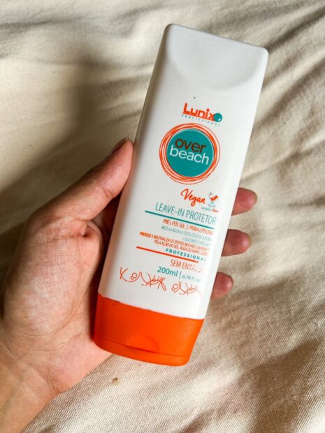 leave in over beach protetor da lunix cosméticos professional para proteger o cabelo do sol 