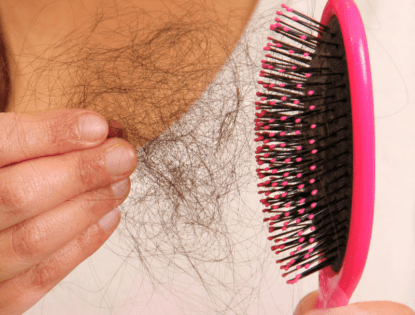 Essa é a principal causa da queda de cabelo