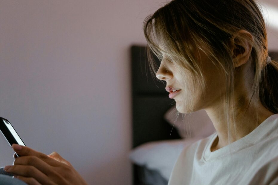 Assédio moral digital a violência psicológica oculta na tecnologia