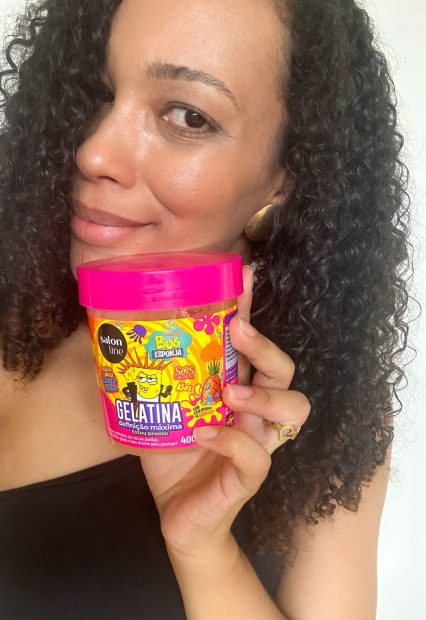 Gelatina Bob Esponja SOS Cachos Kids cachos definidos com cheirinho de abacaxi