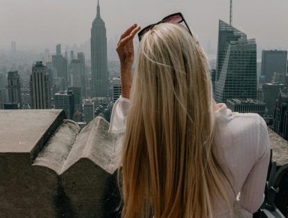 Como manter o cabelo loiro impecável em 2 etapas