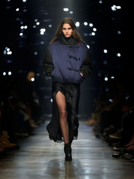 Isabel Marant inverno 2026 desfile na Paris Fashion Week