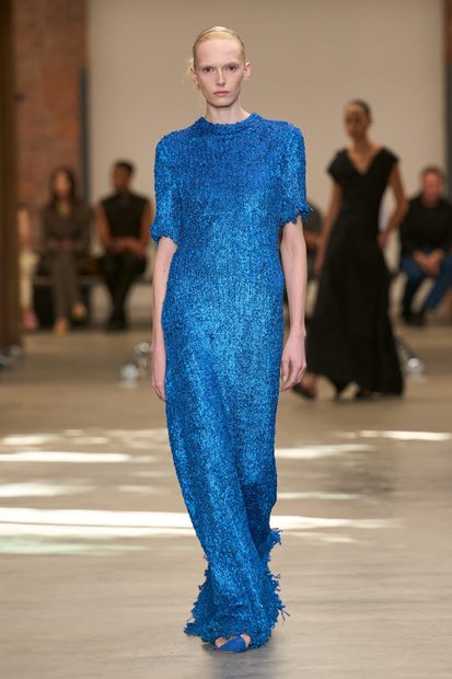 Calvin Klein Primavera 2027 desfile de Veronica Leoni