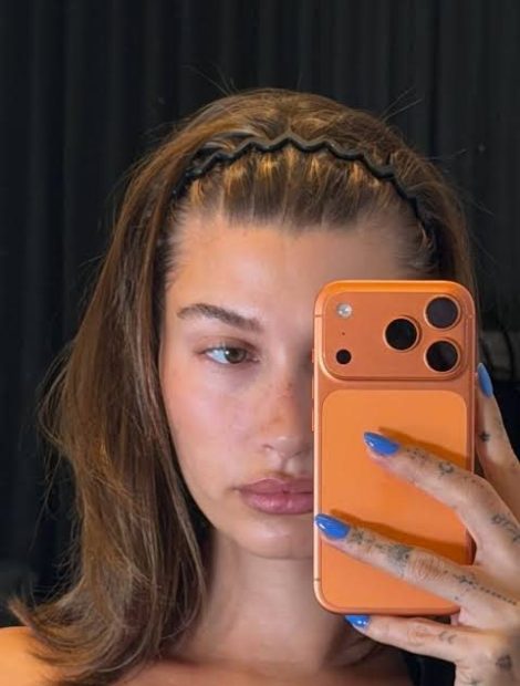 Tiara zigue-zague está de volta dá para usar sem prejudicar o cabelo