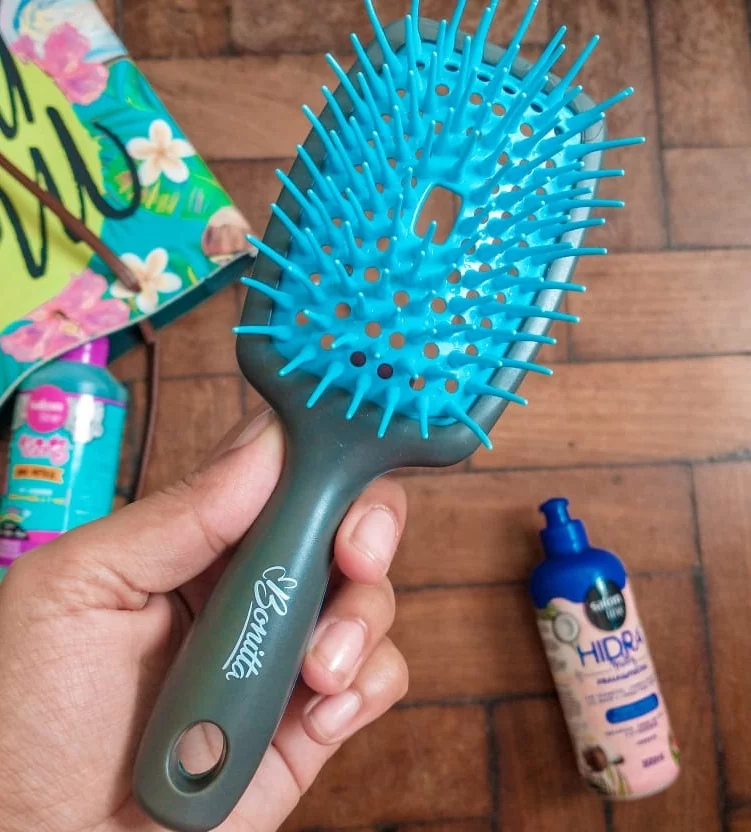 Como limpar a escova de cabelo da forma certa