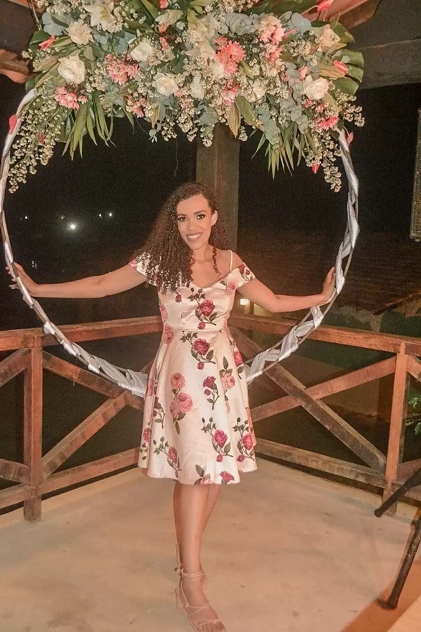 Look perfeito para convidada de casamento a tarde