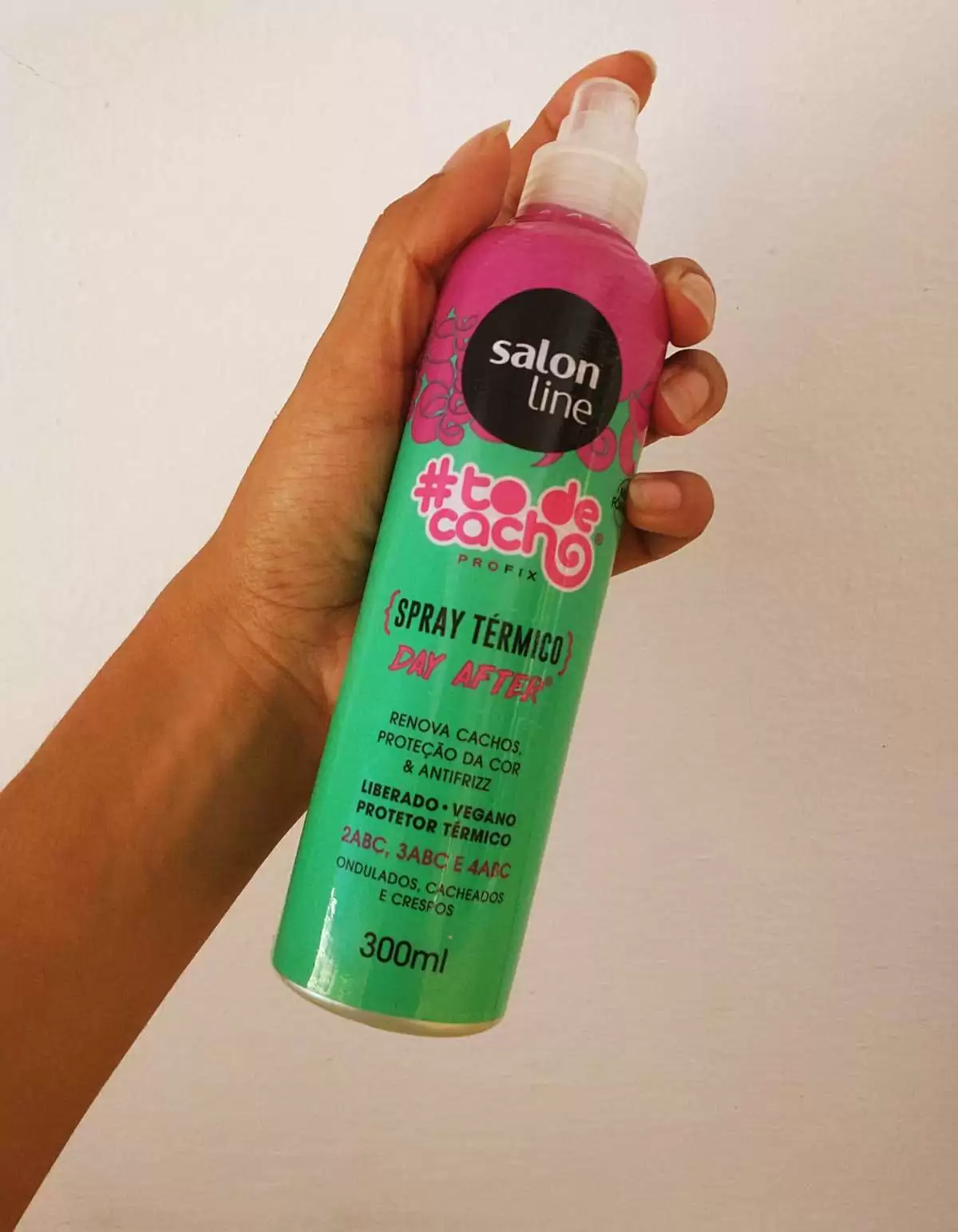Spray térmico Salon Line Renova Cachos e protege a cor