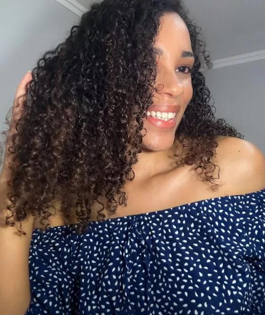 cachos definidos com creme da Salon Line 