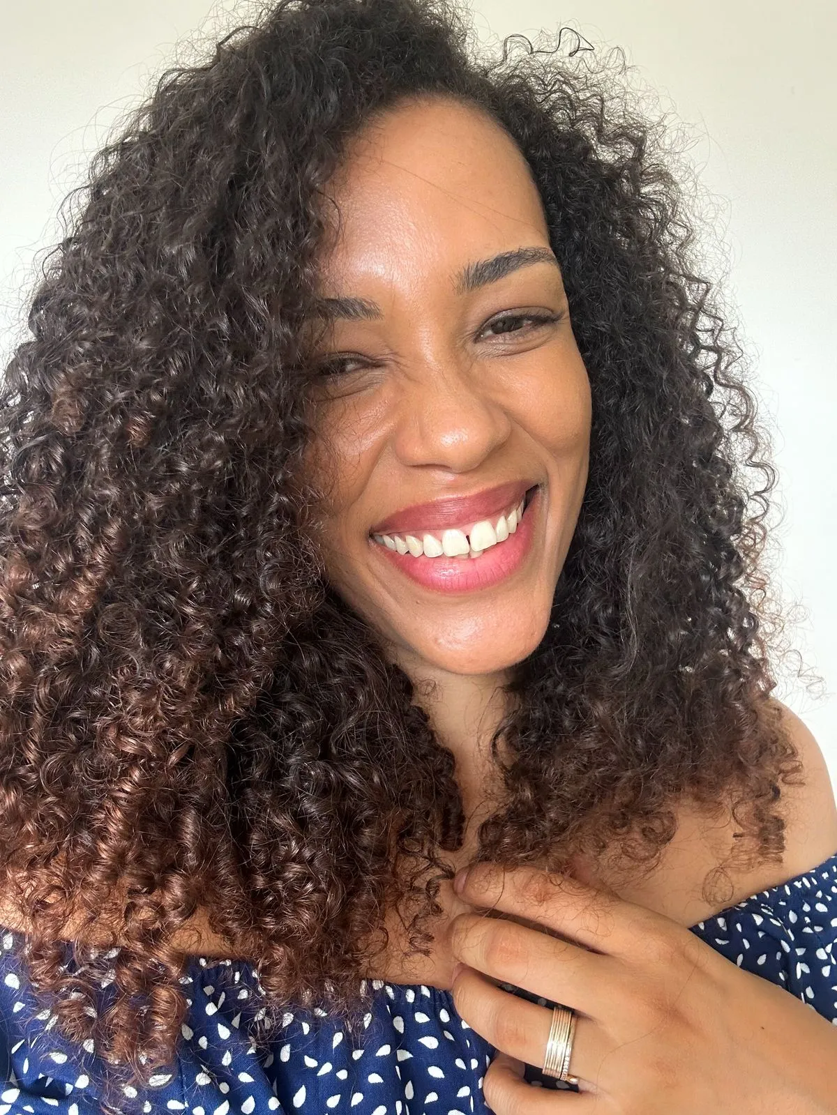 cabelo cacheado lindo definido e macio com Braé Stages Hydration 