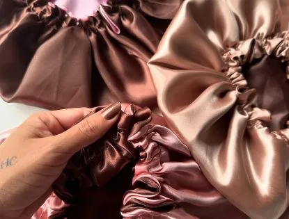 Touca de Cetim: Para que Serve e Quais os Benefícios para o Cabelo