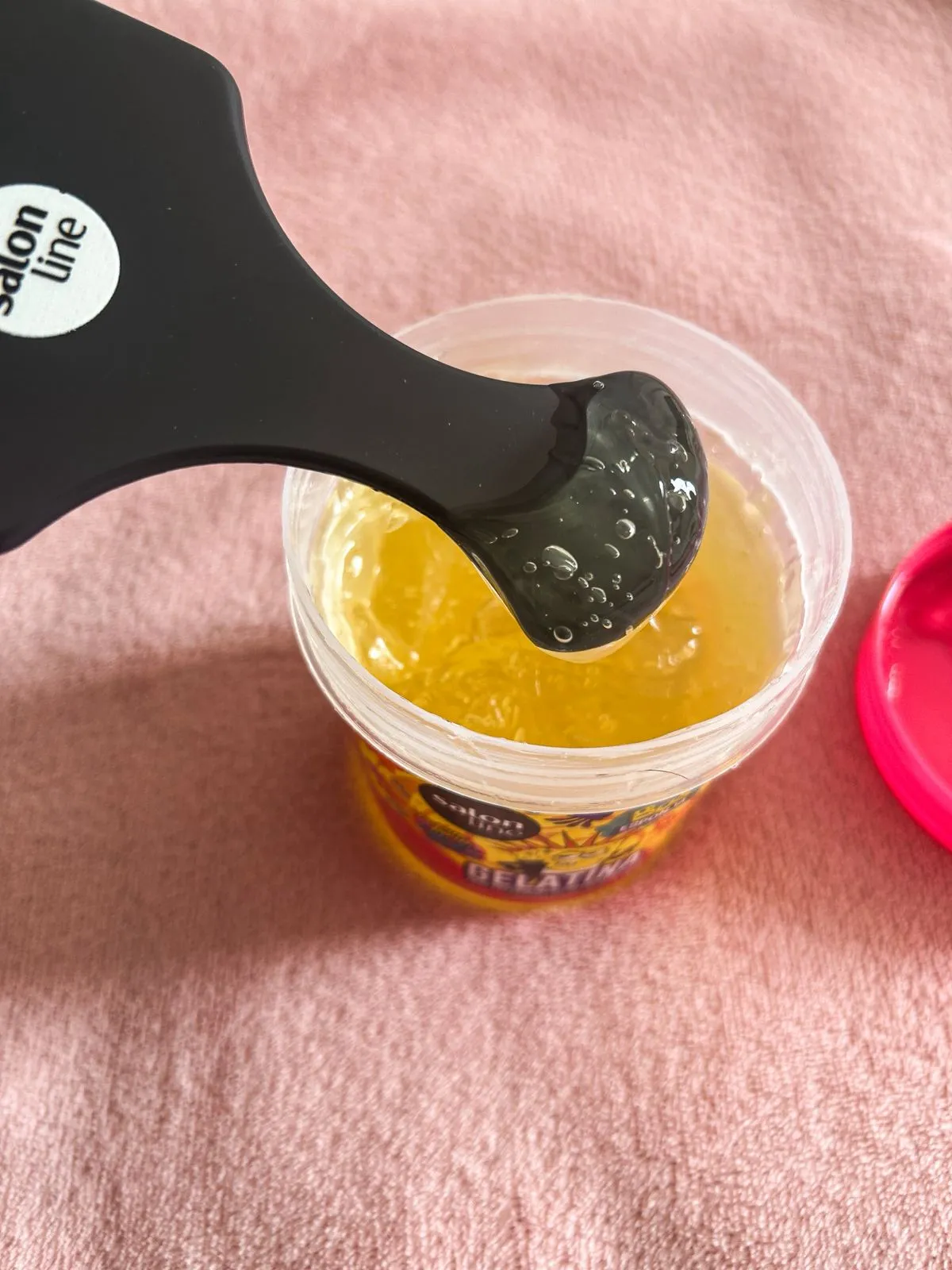 Gelatina Bob Esponja SOS Cachos Kids cachos definidos com cheirinho de abacaxi