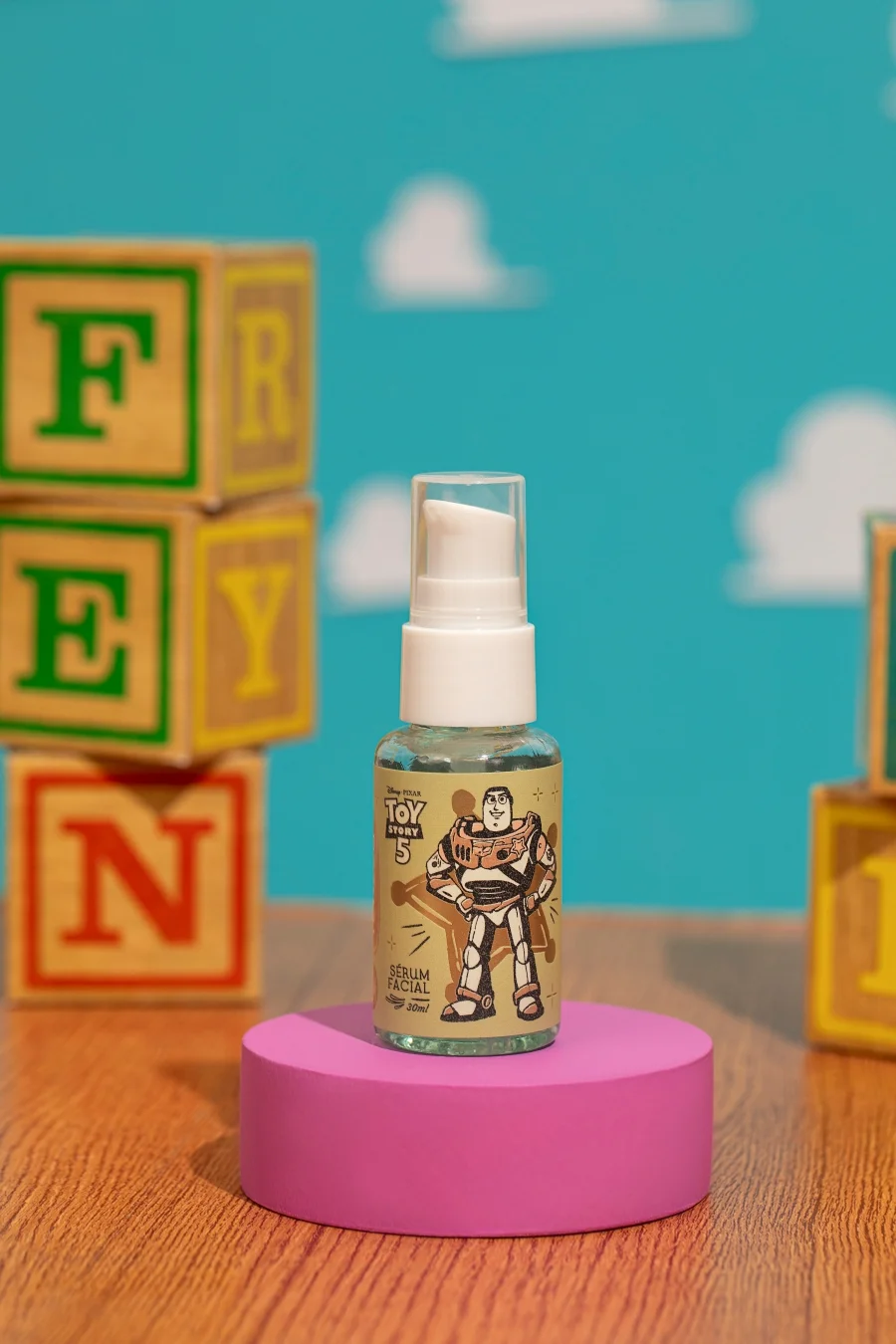 Skincare Toy Story 5 Fenzza lança coleção que une beleza e nostalgia